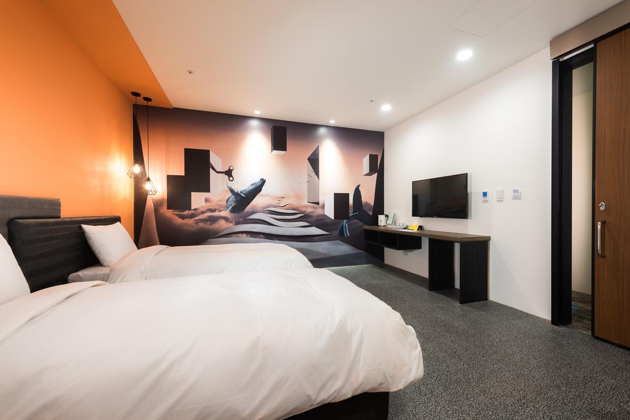 Hotel Half Taichung Exterior foto
