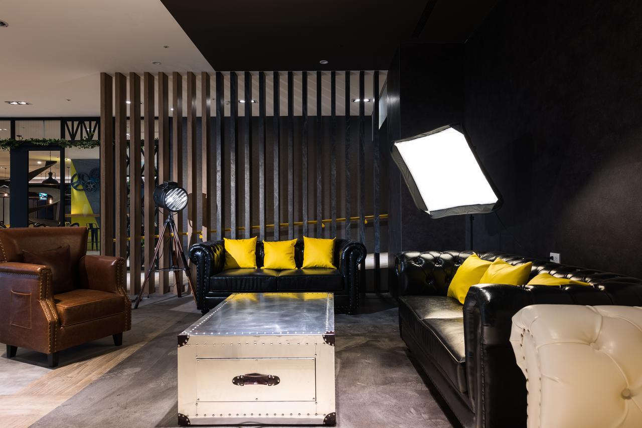 Hotel Half Taichung Exterior foto