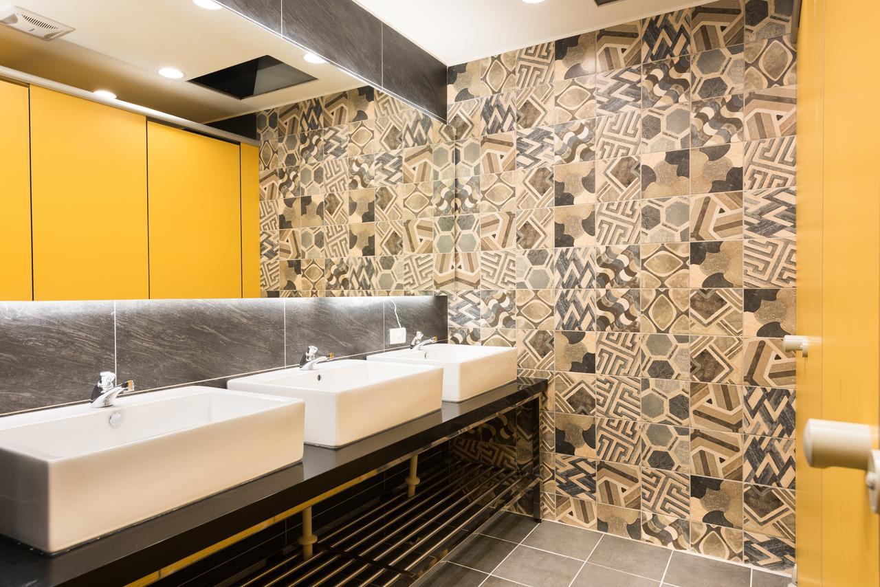 Hotel Half Taichung Exterior foto